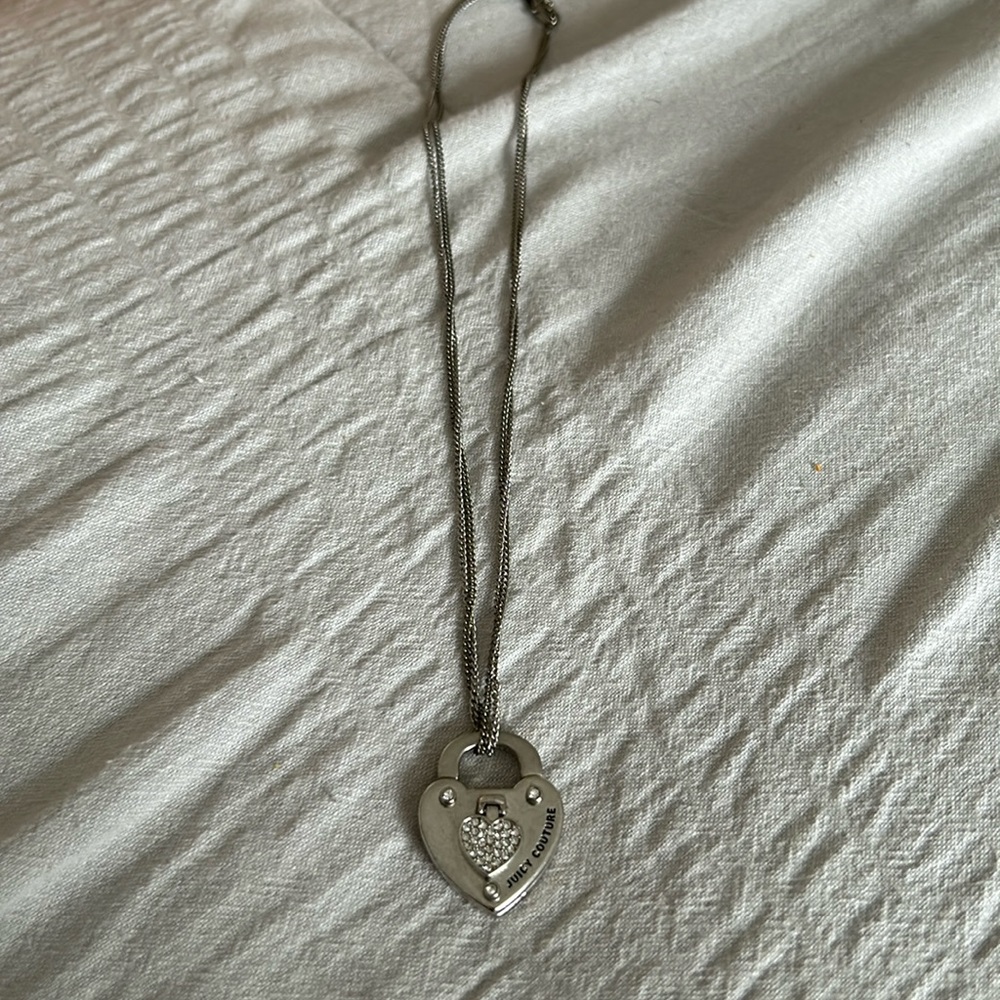 Women’s juicy couture heart pendant